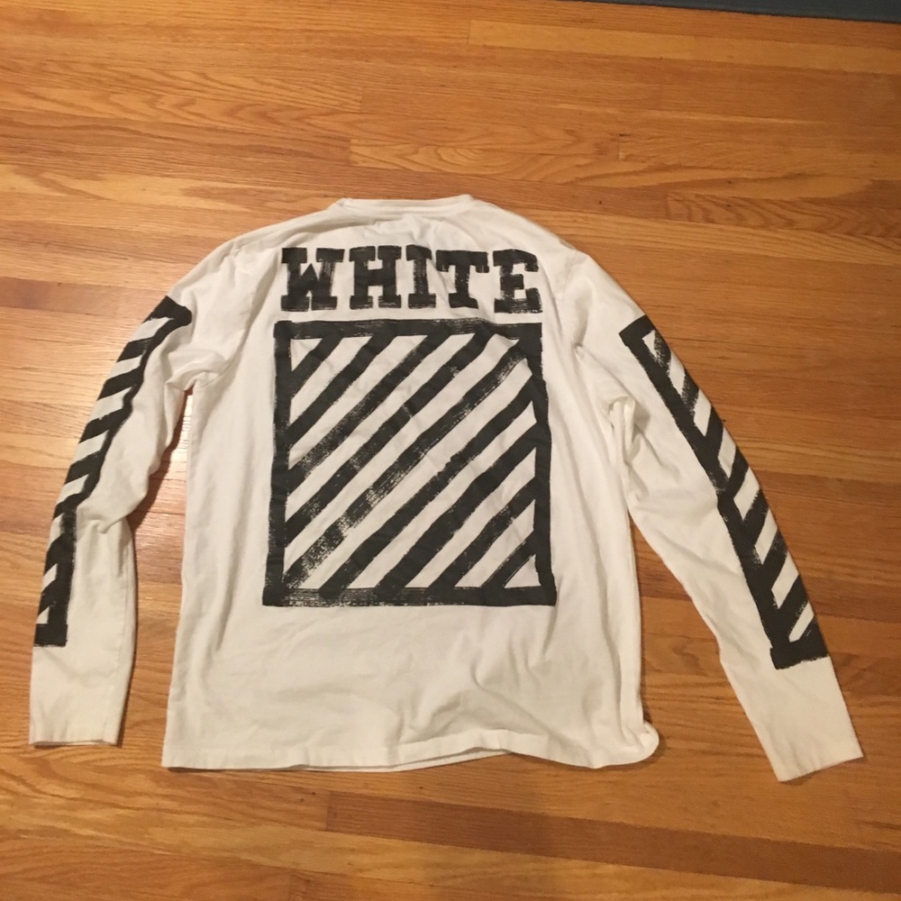 Off white long-sleeve shirt (s)